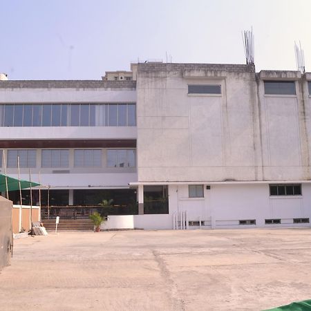 Club Emerald Mumbai Ngoại thất bức ảnh